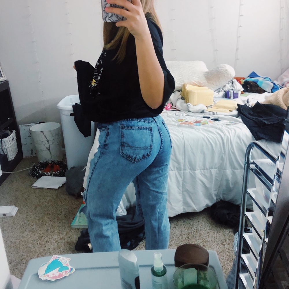Mom jeans! - Picture 3 of 3